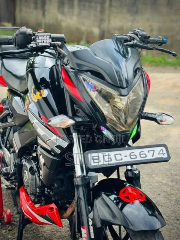 Bajaj Pulsar NS200 BGC 2018 Motorbike (Used)