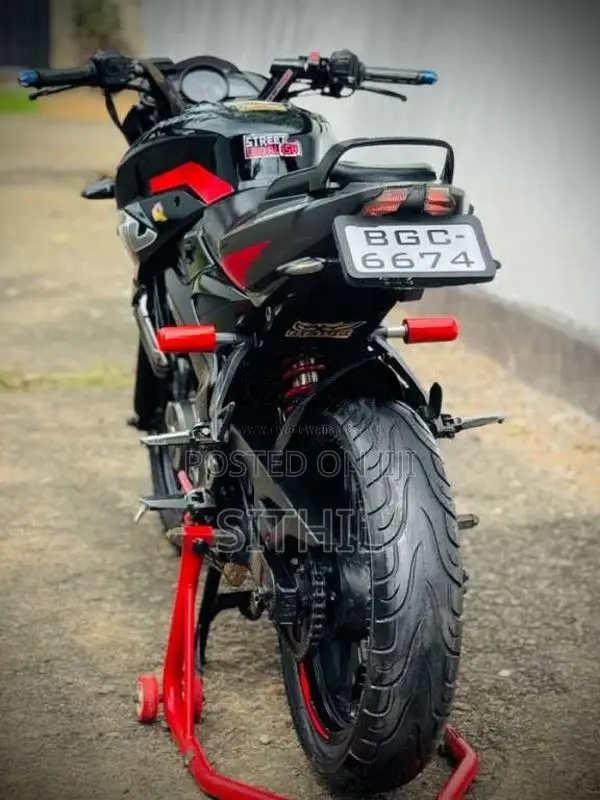 Bajaj Pulsar NS200 BGC 2018 Motorbike (Used)