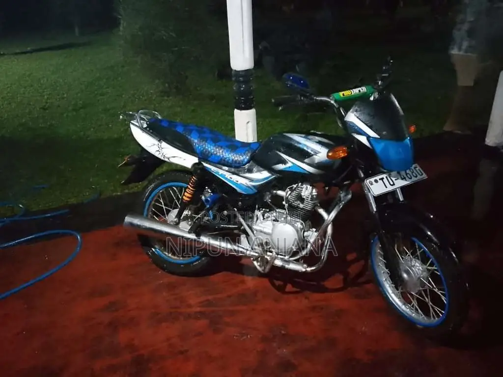 Bajaj CT-100 2012 motorcycle (Used)
