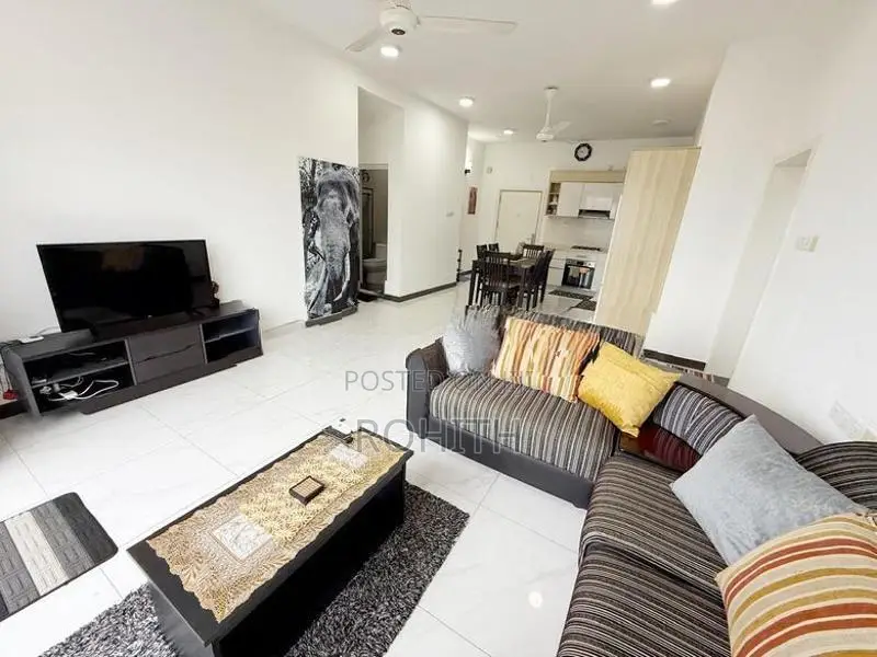 Beach Condo Apartment in Mount Lavinia (Pool + Gym)