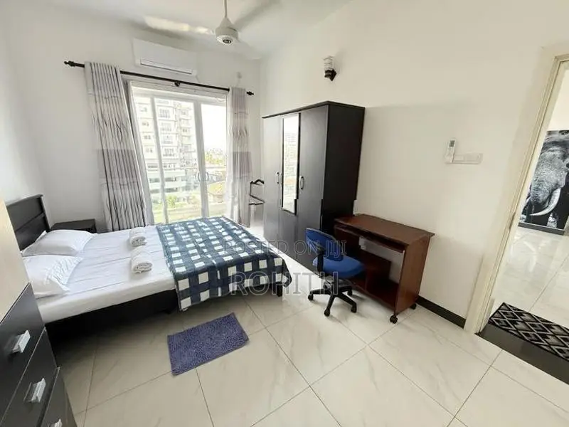 Beach Condo Apartment in Mount Lavinia (Pool + Gym)