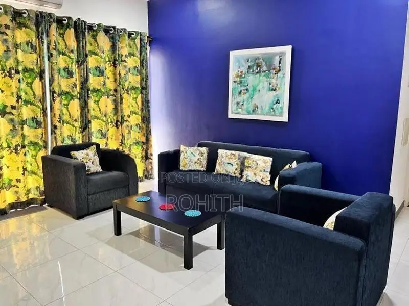 Beach Condo Apartment in Mount Lavinia (Pool + Gym)