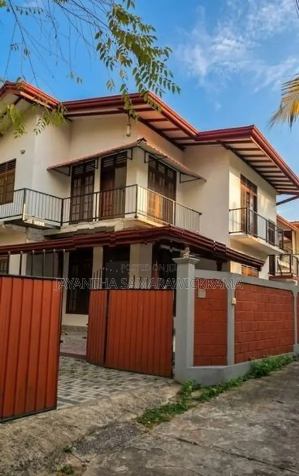 House for Sale in Athurugiriya