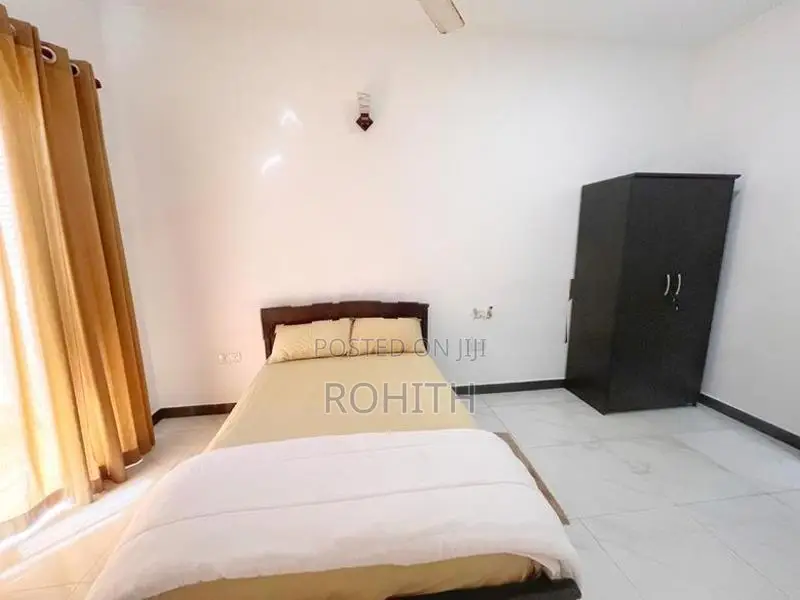Beach Condo Apartment in Mount Lavinia (Pool + Gym)