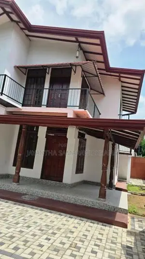 House for Sale in Athurugiriya