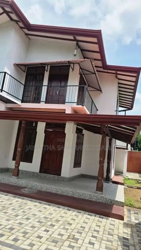 House for Sale in Athurugiriya