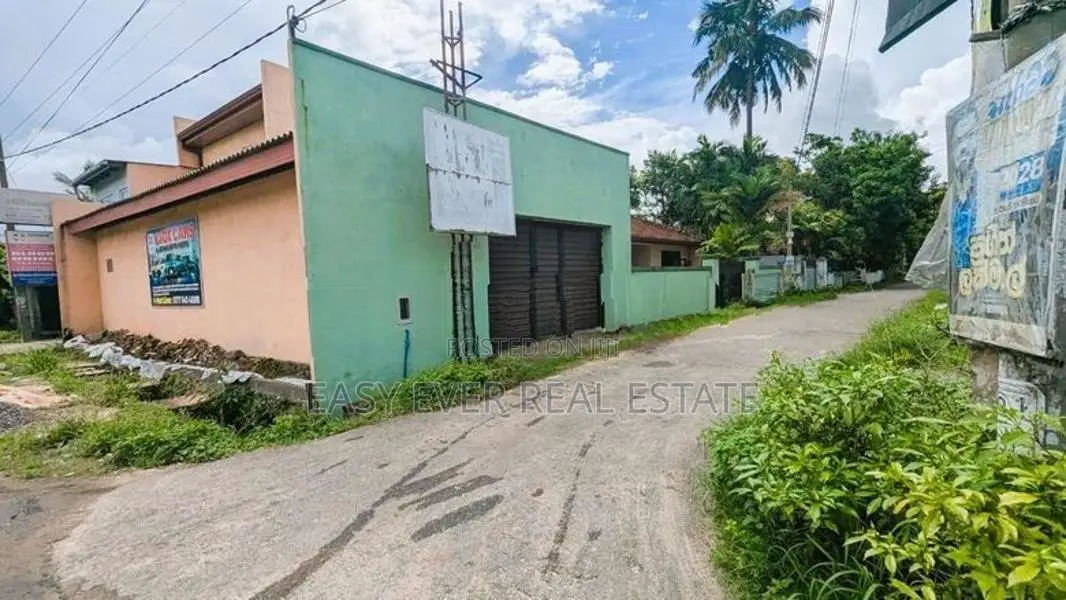 ජා-ඇල / මිනුවන්ගොඩ ප්‍රධාන පාරට ඉතා ආසන්නයෙන් ඉඩමක්/ ST 12695