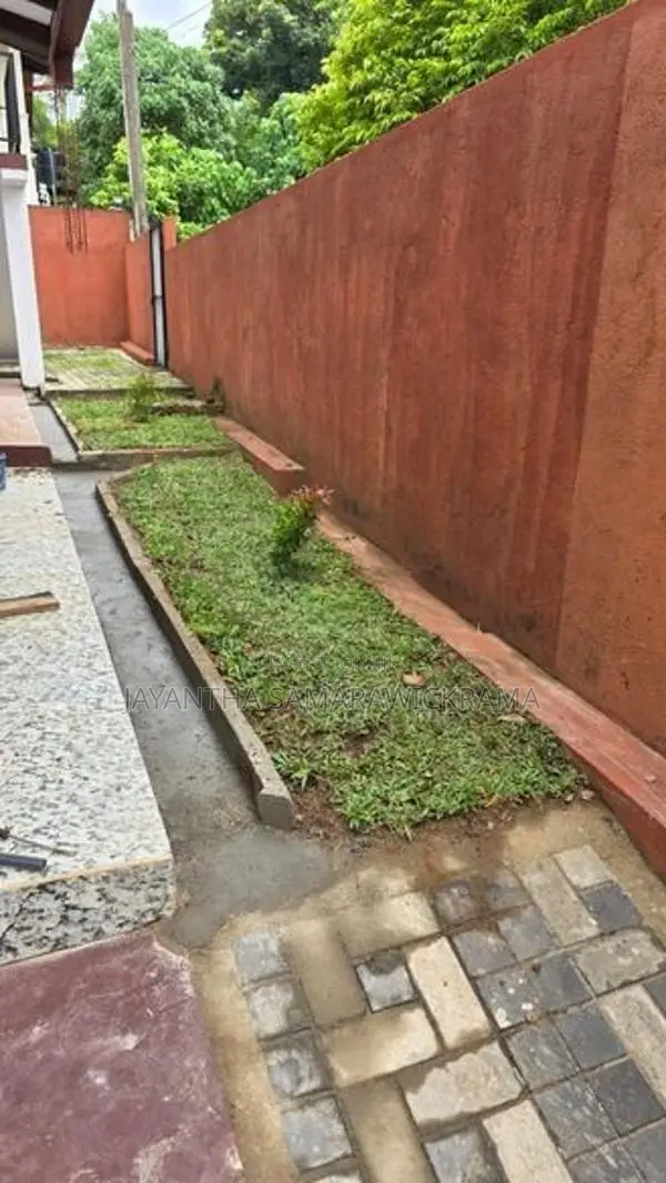 House for Sale in Athurugiriya