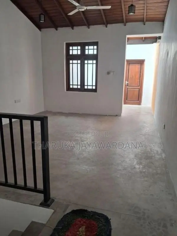 Two Storey House for Rent Pelawaththa