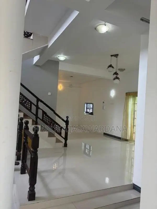 Newly Renovated Two Storey House for Rent Maharagama