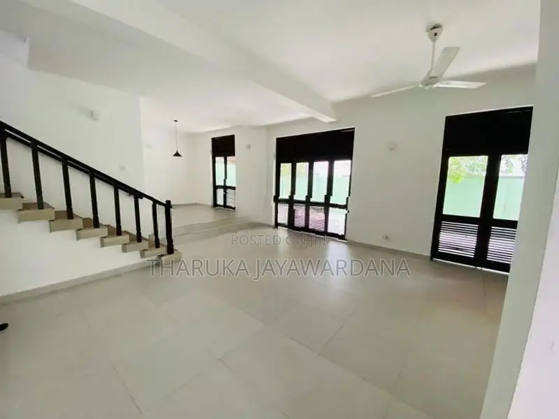 Newly Renovated Two Storey House for Rent Navinna