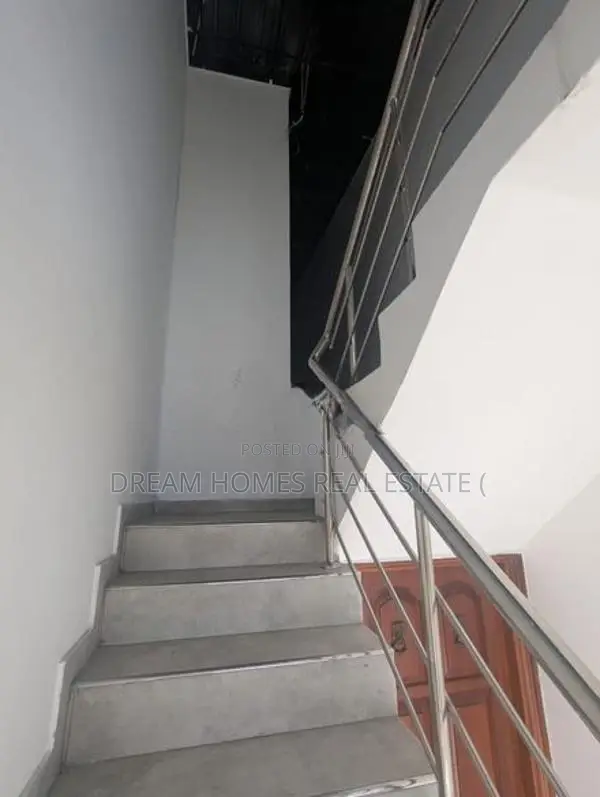 Commercial Building for Sale – Moragahahena