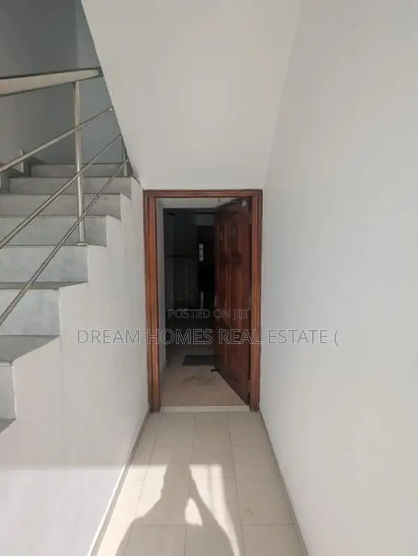 Commercial Building for Sale – Moragahahena