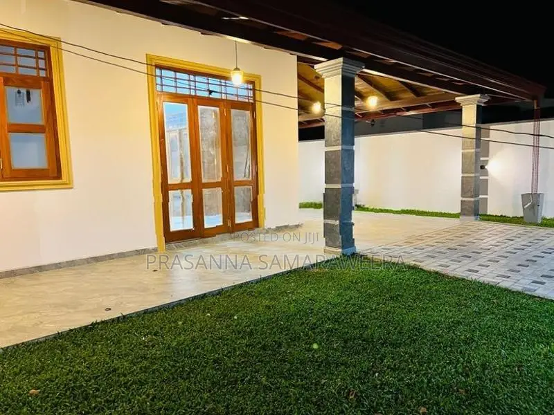 Brand New Solid Modern Super 2 Storey House - Piliyandala