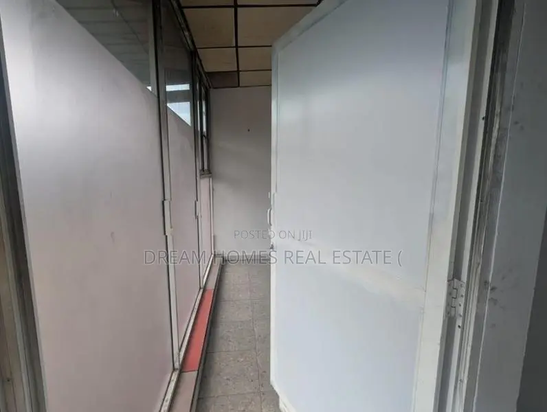 Commercial Building for Sale – Moragahahena
