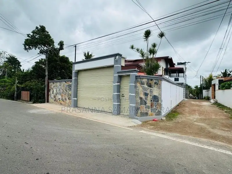 Brand New Solid Modern Super 2 Storey House - Piliyandala