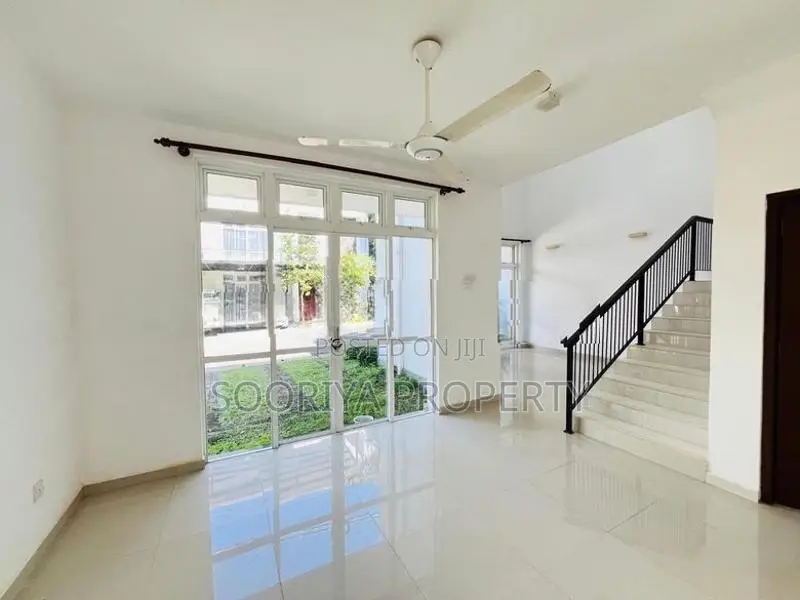2 Storey Luxury House for Sale with Swimming Pool - Piliyandala
