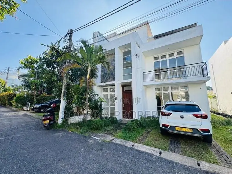Super Luxury Two Storey House for Sale in Piliyandala