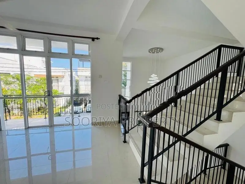 Super Luxury Two Storey House for Sale in Piliyandala
