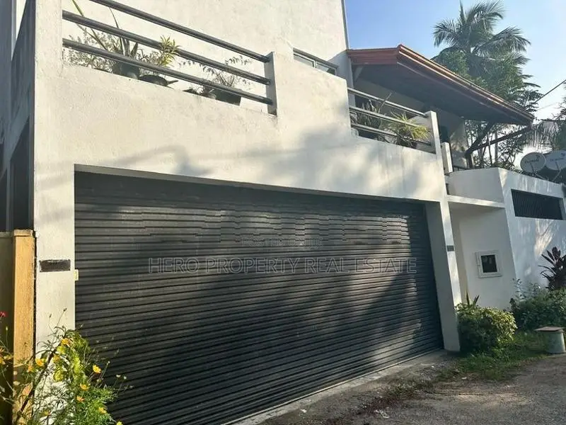 HMS055 - Architecturally Designed 3 Storey House for Sale in Moratuwa