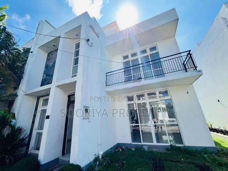 2 Storey Luxury House for Sale with Swimming Pool - Piliyandala