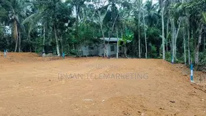 Land For Sale in Kadawatha