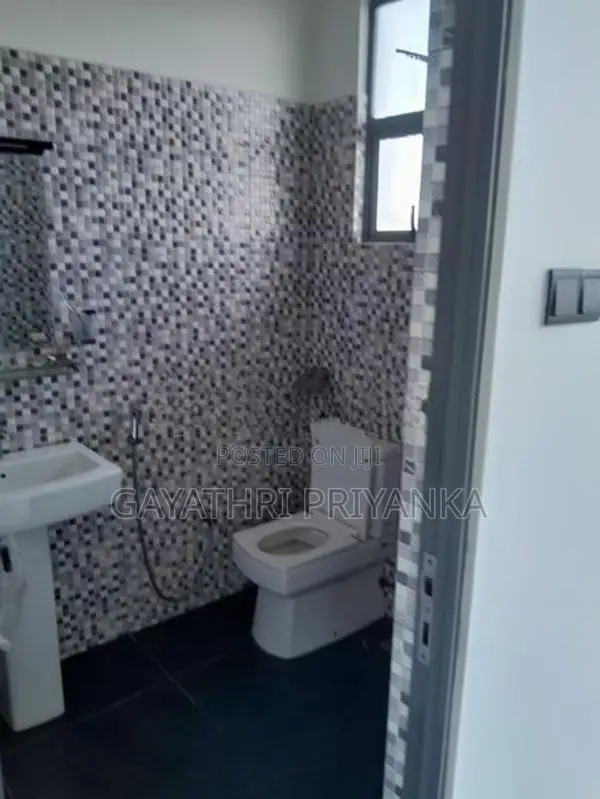 Commercial Building for Sale Moratuwa