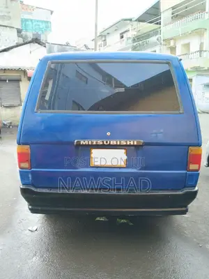 Mitsubishi Delica 1982 Blue