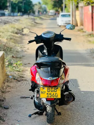 Yamaha 2018 Red