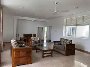 Entire building for rent in Dehiwala