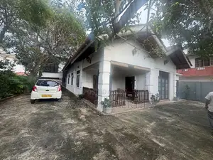 Entire House and building for rent in Mount Lavinia