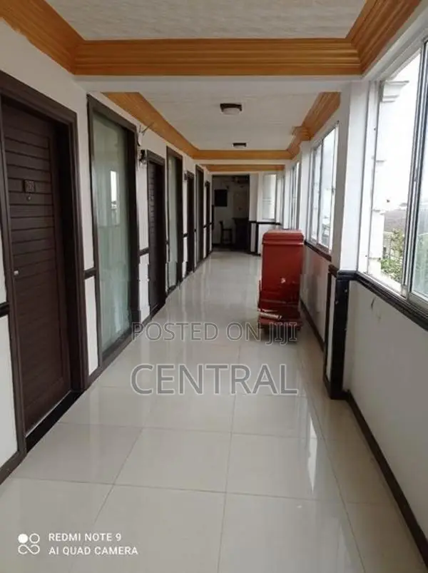 Multipurpose Commercial Building For Sale in Bambalapitiya (C7-10210)