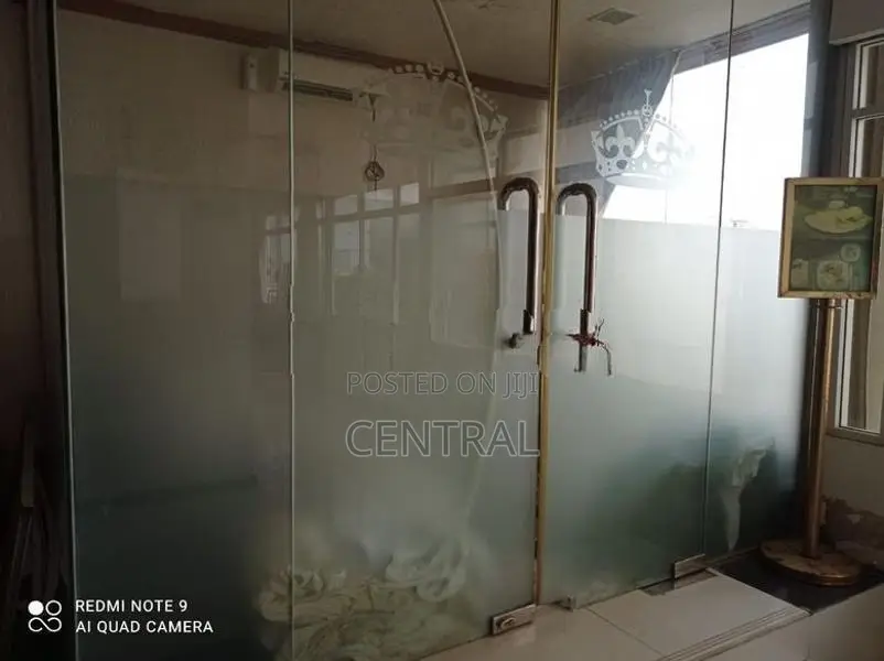 Multipurpose Commercial Building For Sale in Bambalapitiya (C7-10210)