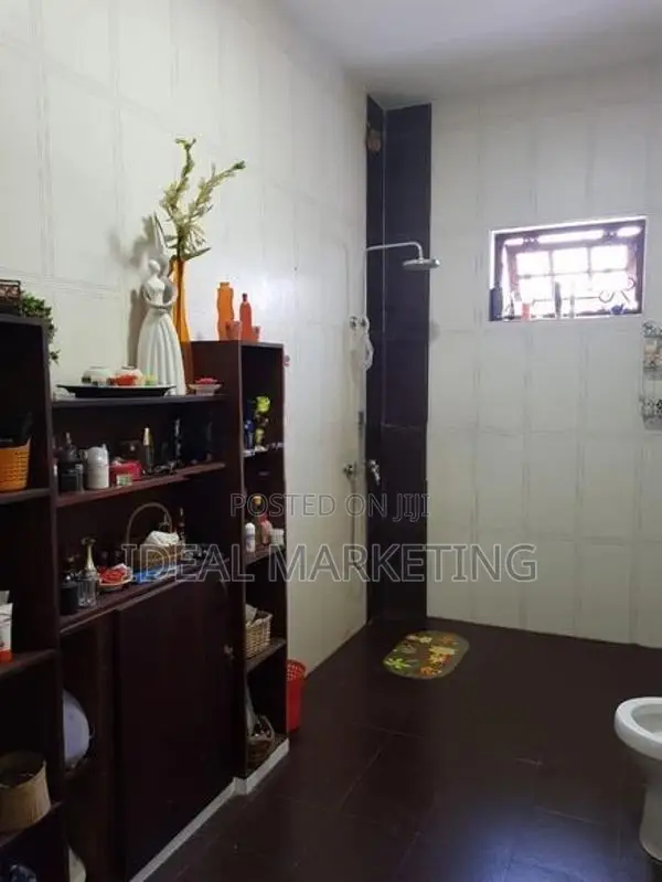 04 Bedroom House for Rent - Boralesgamuwa