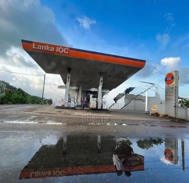 Top-ranked IOC fuel station 86-perch freehold land in Peliyagoda
