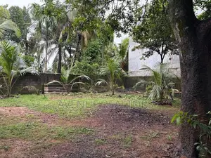 Land with 6-Room House for Sale in Malabe (LA4714)
