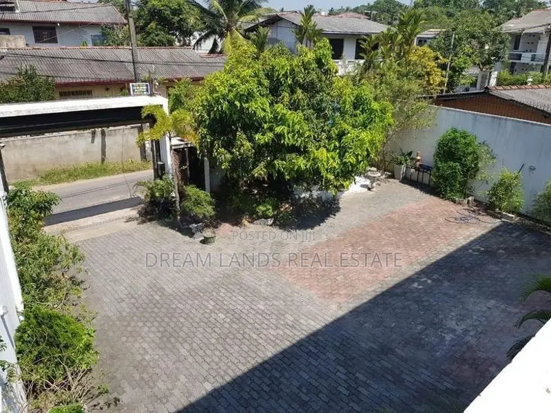 4BED HOUSE FOR RENT IN BORALESGAMUWA WITH SEMI FURNISHED (SP1238)