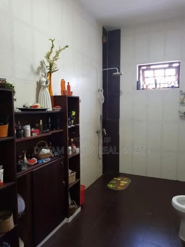 4BED HOUSE FOR RENT IN BORALESGAMUWA WITH SEMI FURNISHED (SP1238)