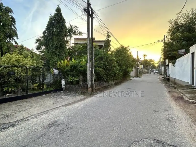 Old House For Land Value Dehiwala Waidya Road Closer to Galle Rd
