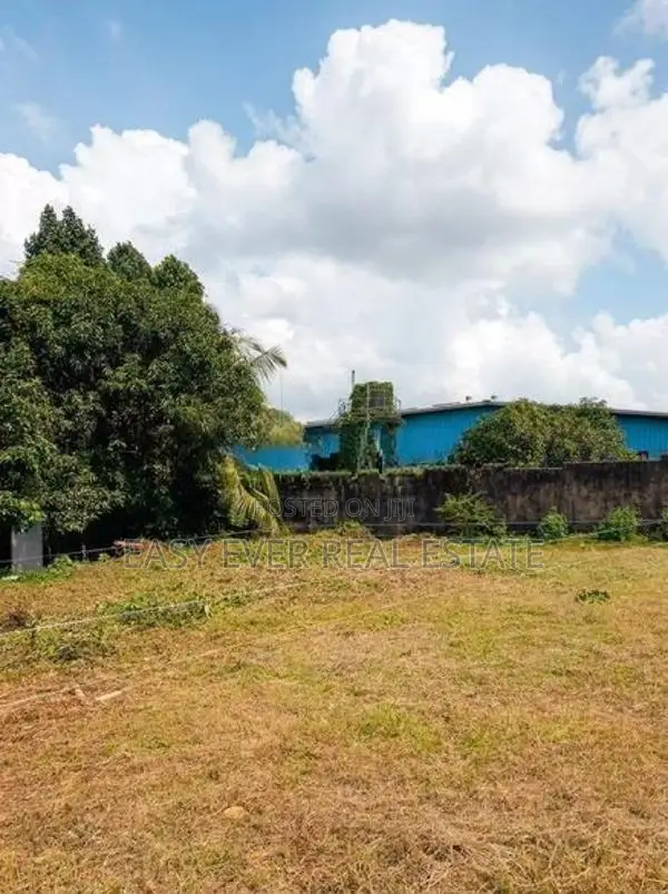 පාදුක්ක – හොරණ පාරට ඉතා ආසන්නයෙන් සුපිරි බිම් කොටසක් / DU 12205