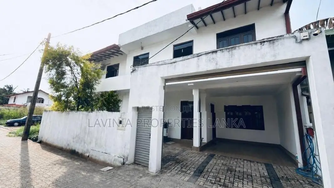 House for Sale at BoralesgamuwaTHA064H