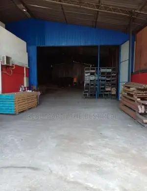 PILIYANDALA : 6000 SQFT (34.7P) Warehouse for Sale facing Moratuwa Roa