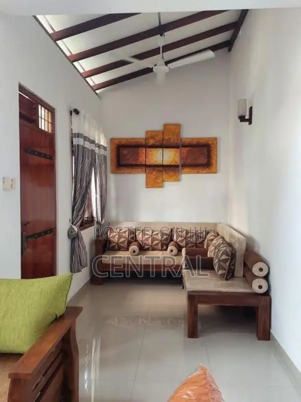 House for Sale in Ja-Ela (C7-10244)