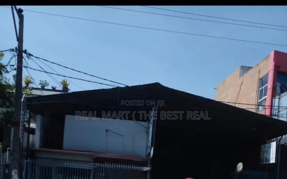 PILIYANDALA : 6000 SQFT (34.7P) Warehouse for Sale facing Moratuwa Roa