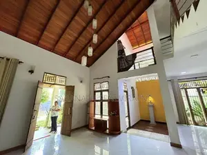 House in Calm Residential Area - Piliyandala Off Madapatha / Jamburali