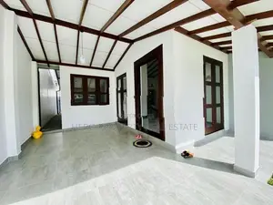 Luxury Quality Valuable House for Sale in Athurugiriya
