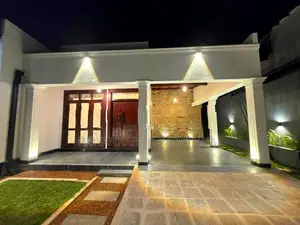 Architecture Designed Luxury House in Kahatuduwa