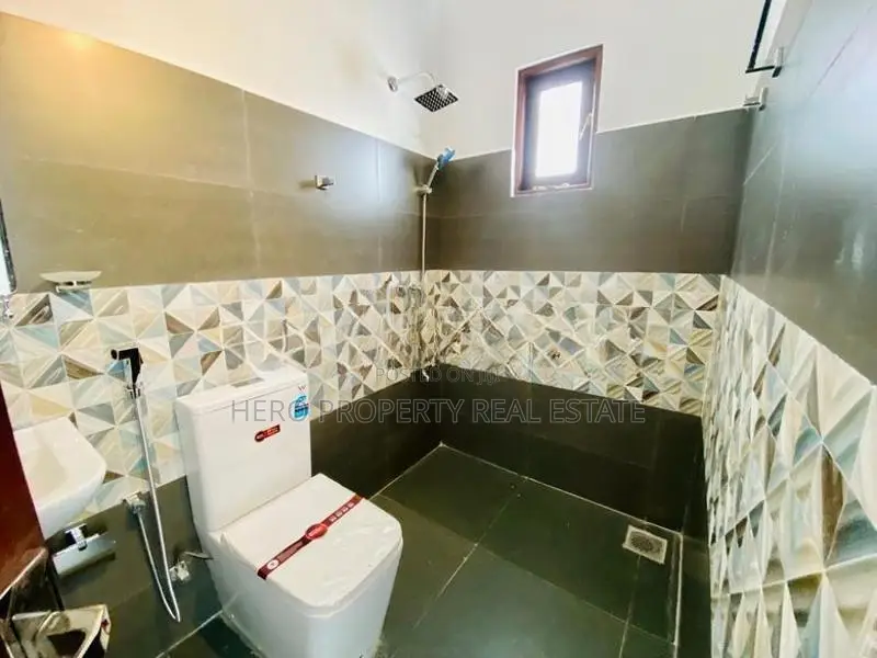 Luxury Quality Valuable House for Sale in Athurugiriya