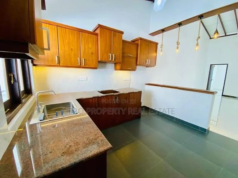 Luxury Quality Valuable House for Sale in Athurugiriya