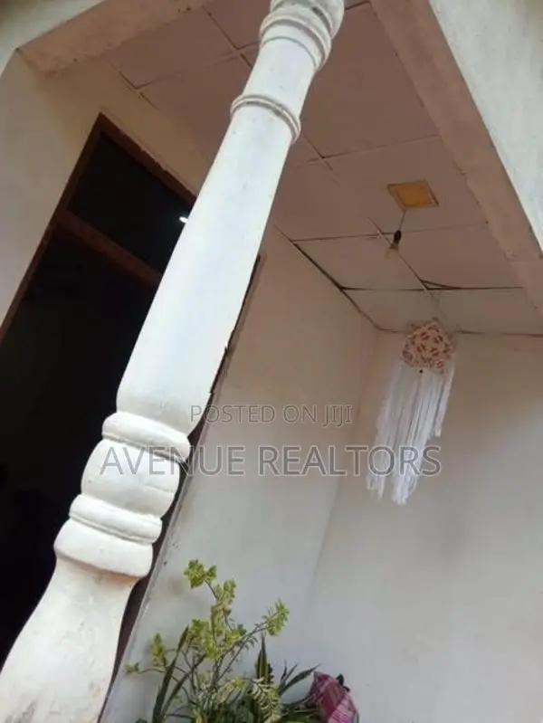 15 Perch Land with House for Sale in Kaduwela (LA4719)